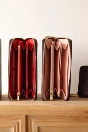 Louis Vuitton LV Brown Zippy Wallets