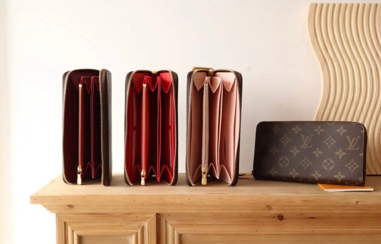 Louis Vuitton LV Brown Zippy Wallets