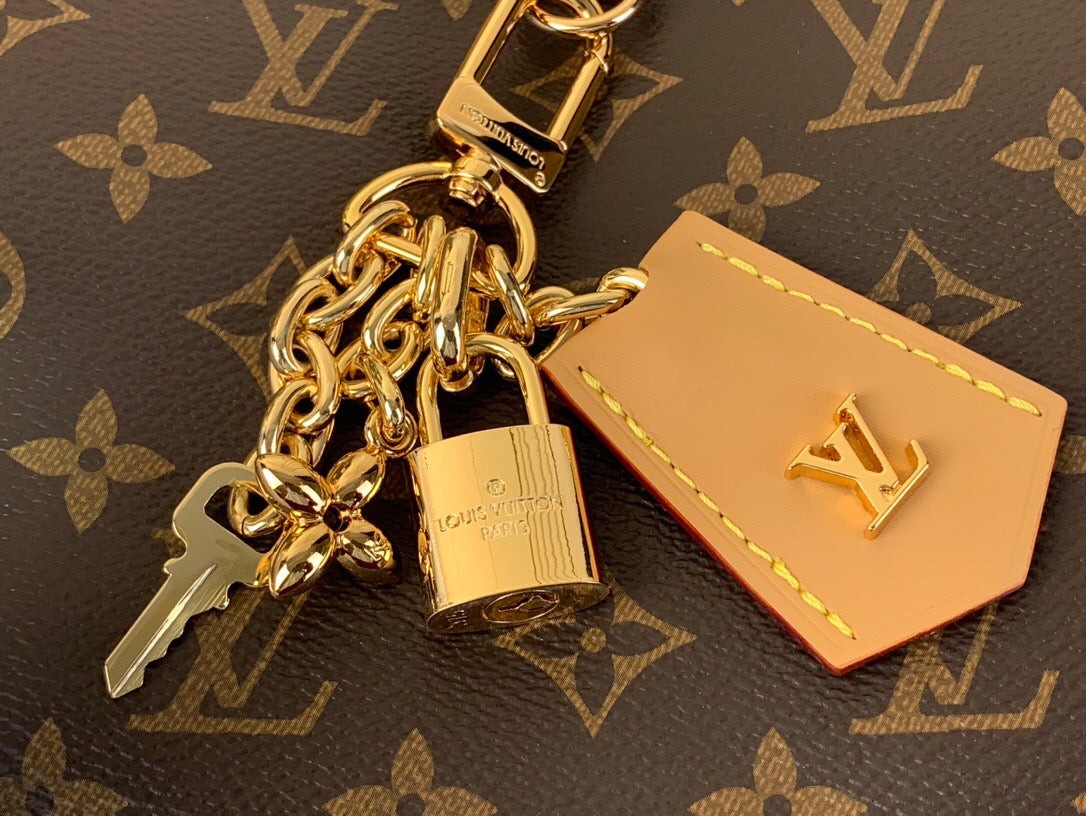 Louis Vuitton Loop Hobo - Image 7