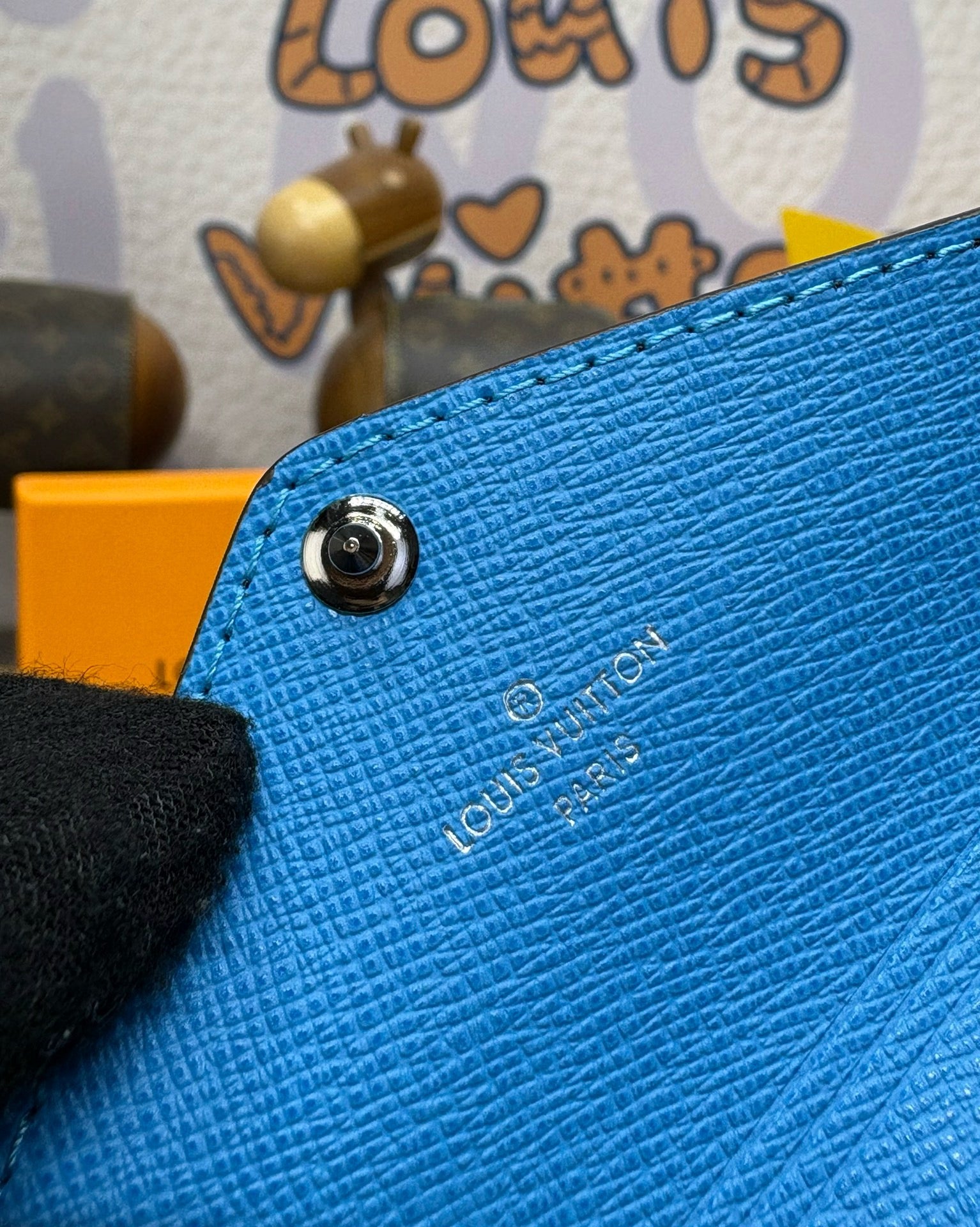 LV Kirigami Card Holder - Image 4