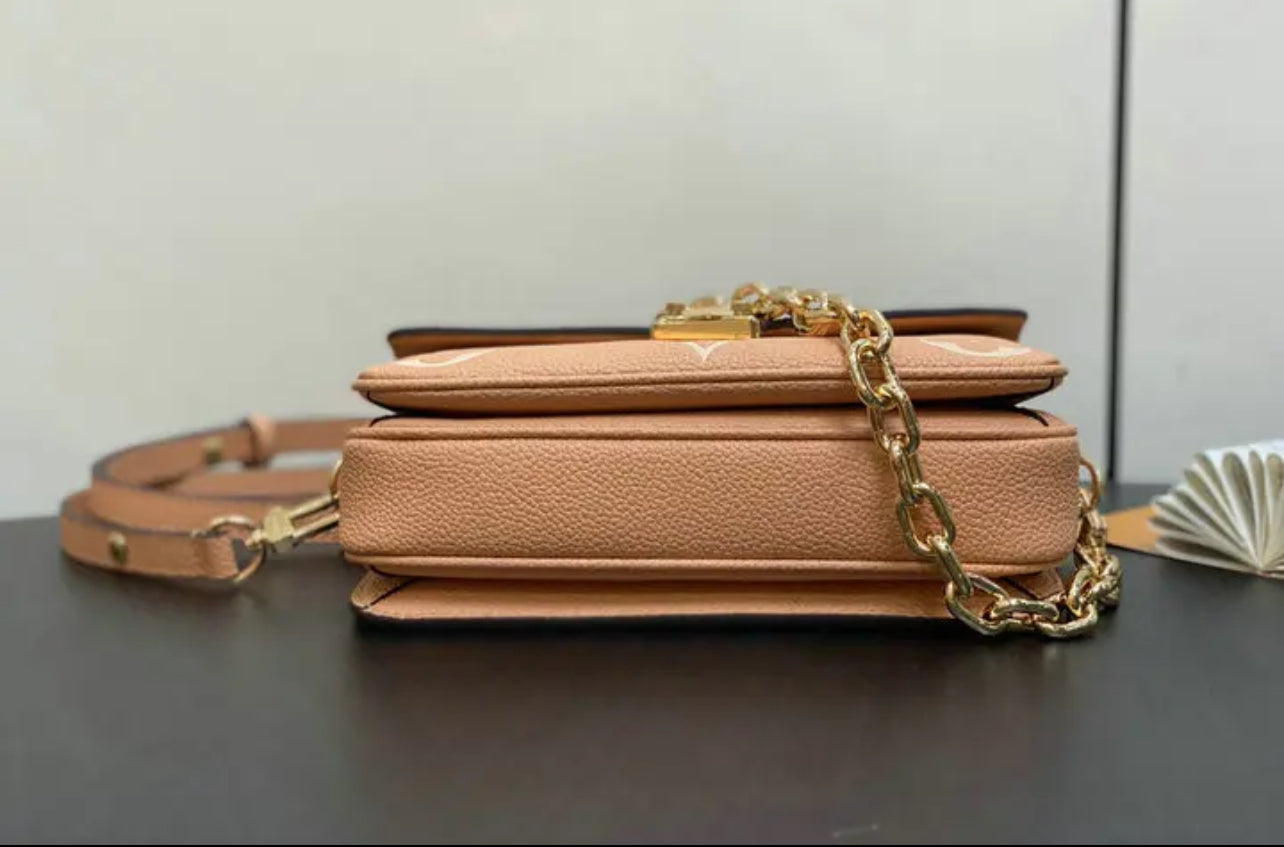 LV Pochette Metis East West - Image 6