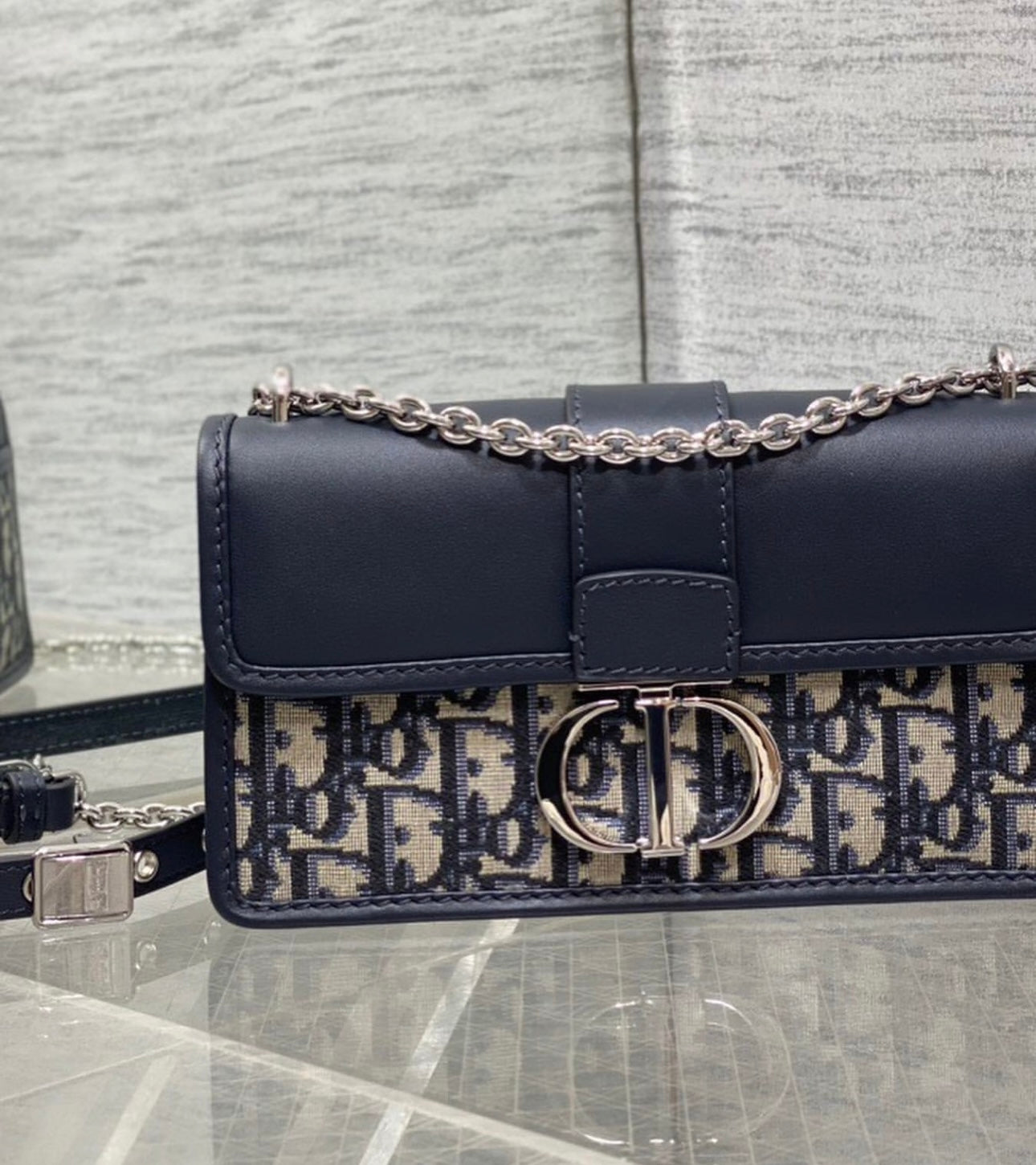 Dior Montaigne 30 East West