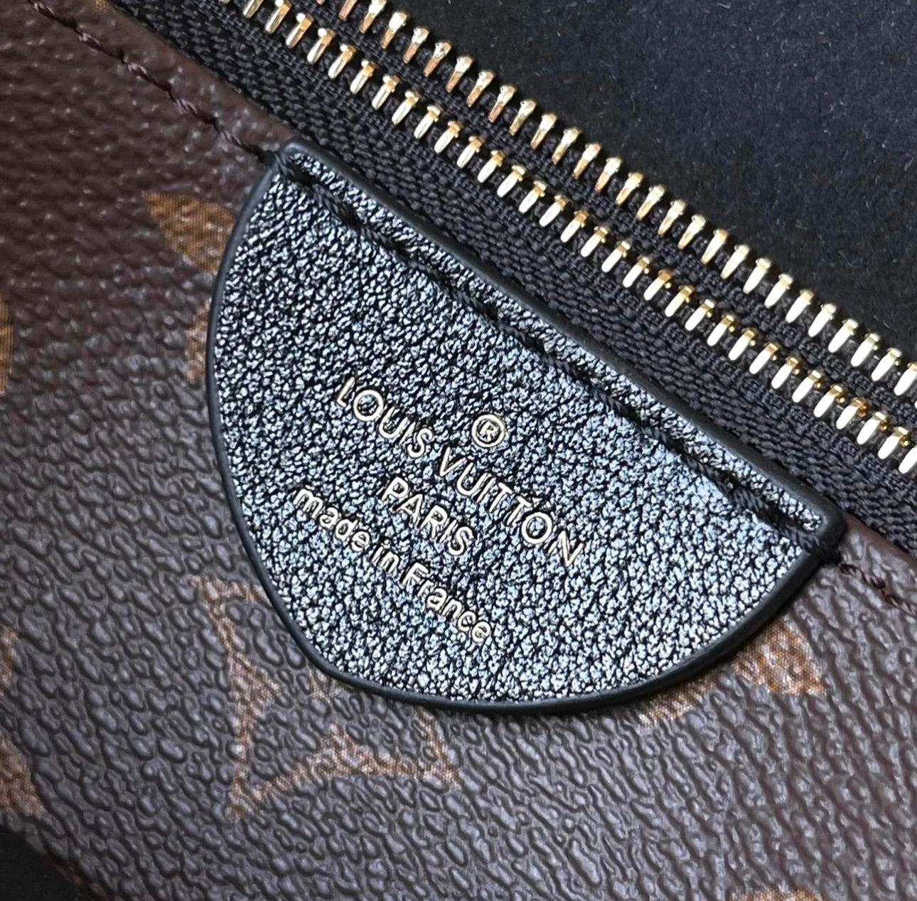 LV Nova Small Tote - Image 4