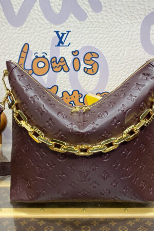 Louis Vuitton Coussin Hobo MM