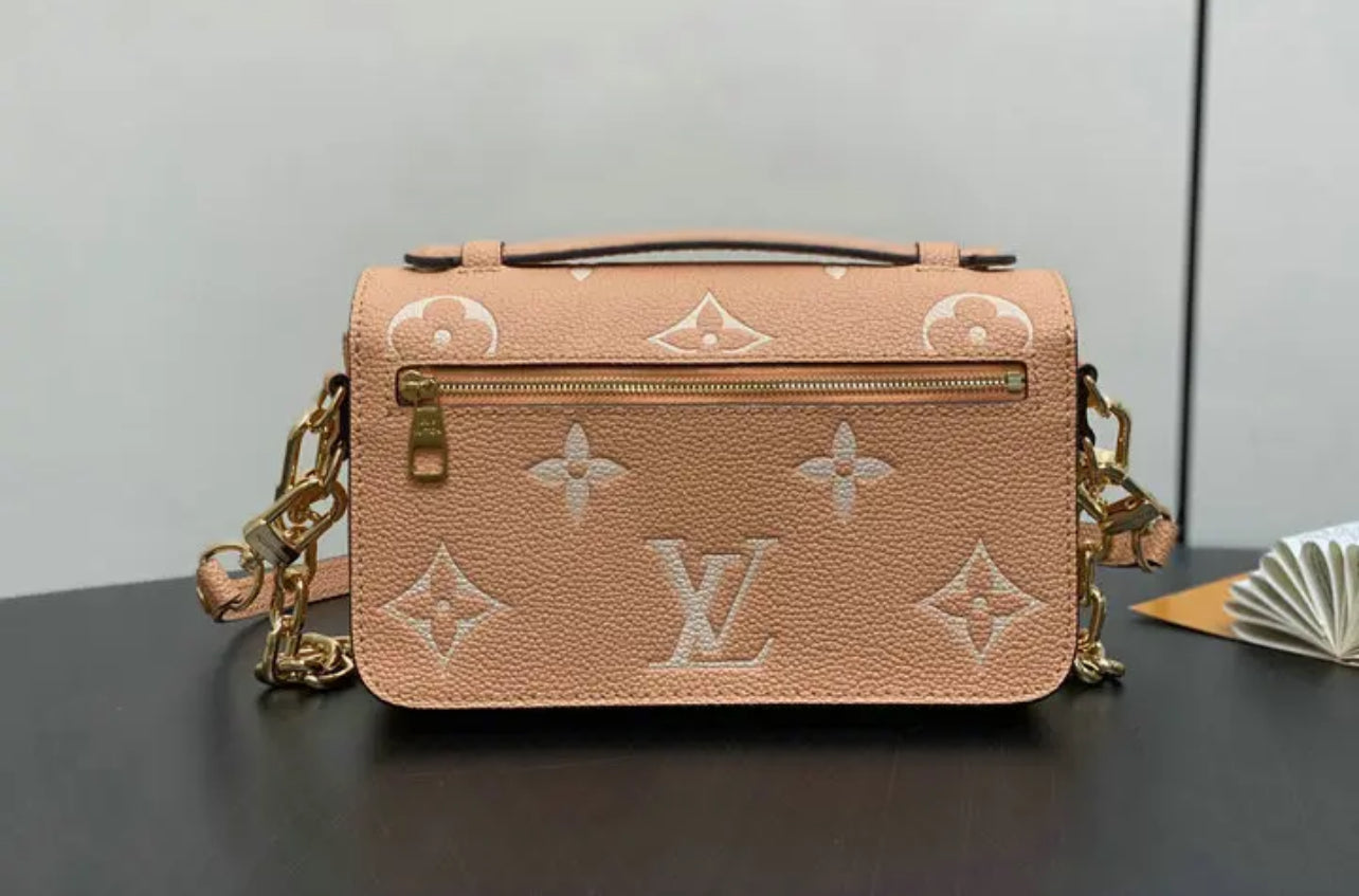 LV Pochette Metis East West - Image 4