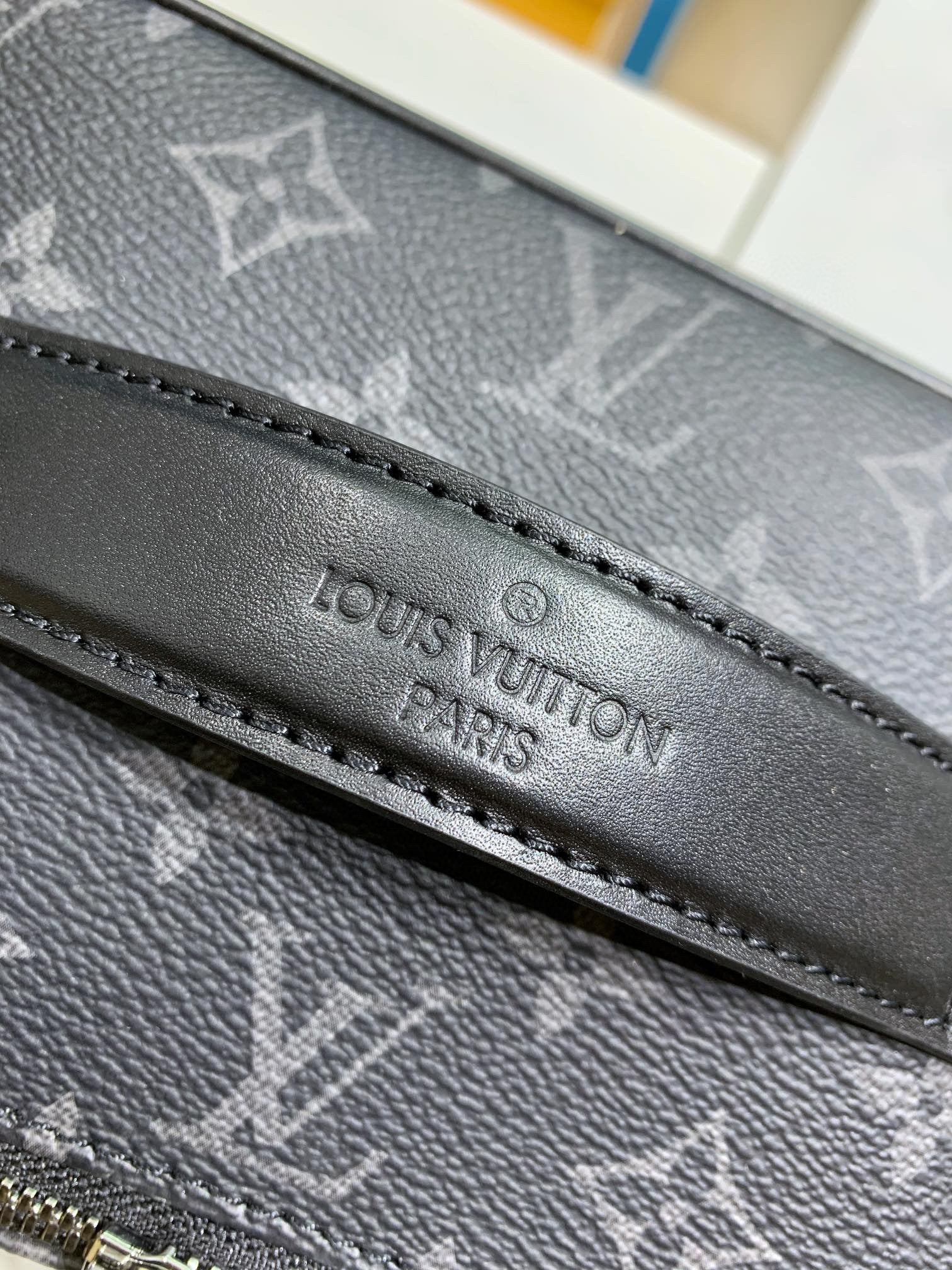 LV Toiletry Bag Monogram - Image 14