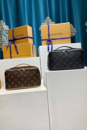 LV Toiletry Bag Monogram
