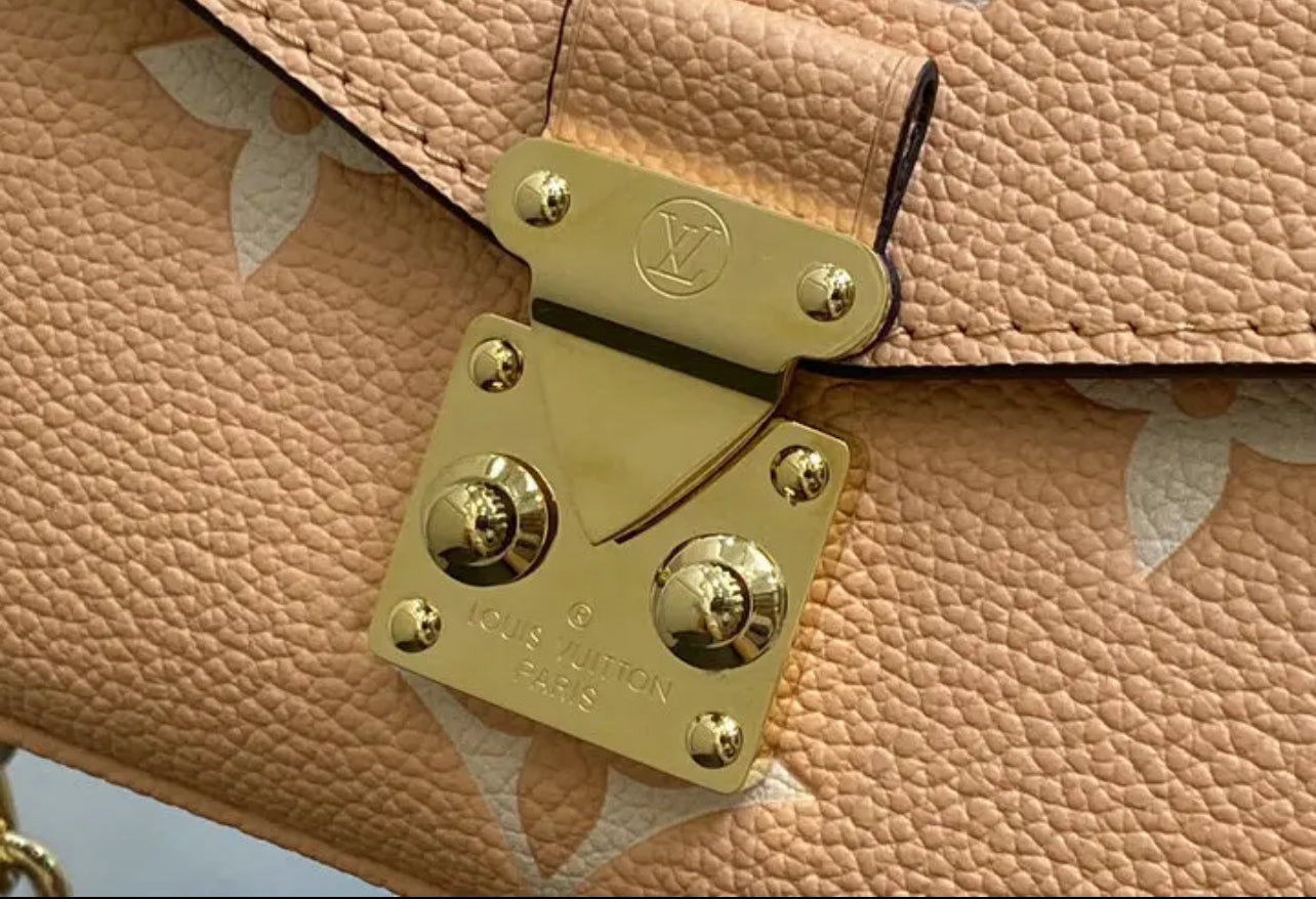 LV Pochette Metis East West - Image 7