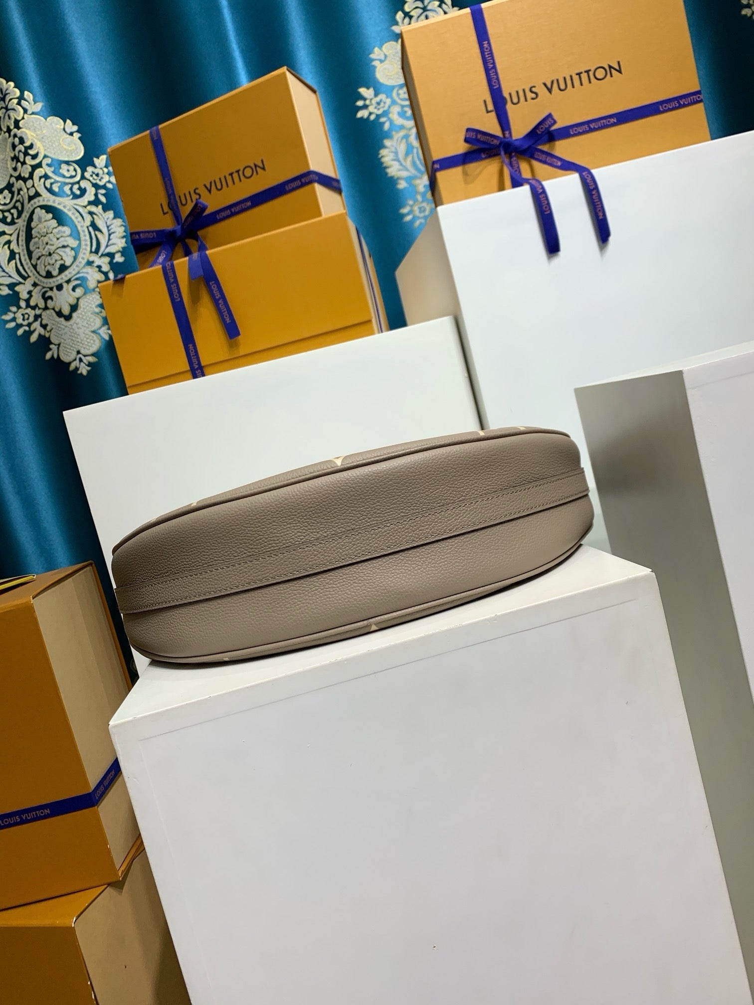 Louis Vuitton Loop Hobo - Image 4