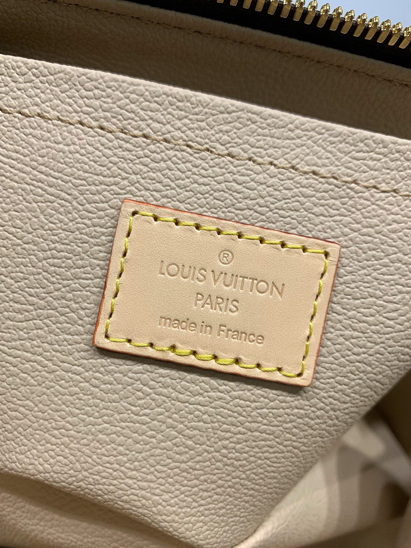 LV Toiletry Bag Monogram - Image 8