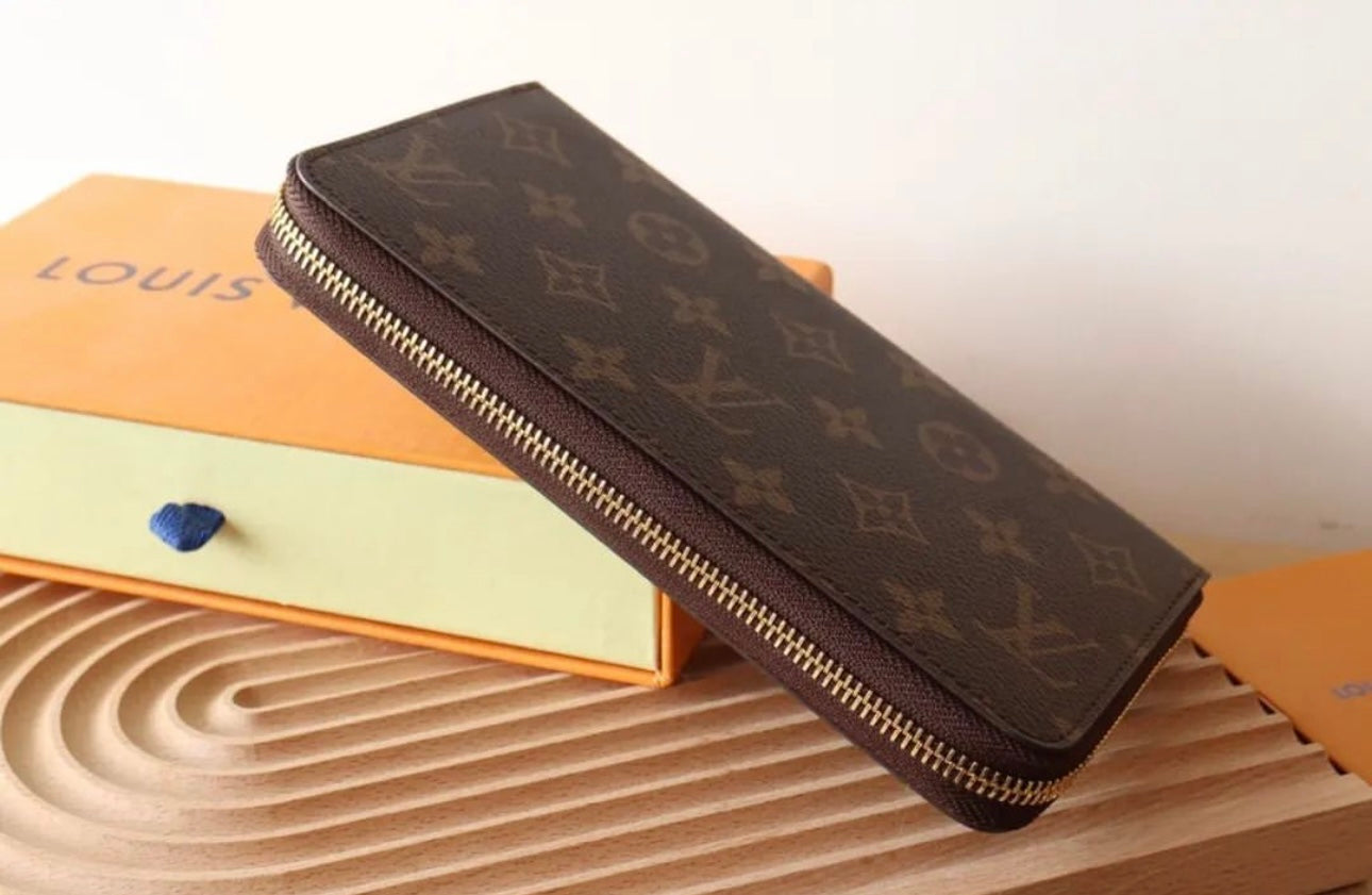 Louis Vuitton LV Brown Zippy Wallets - Image 6