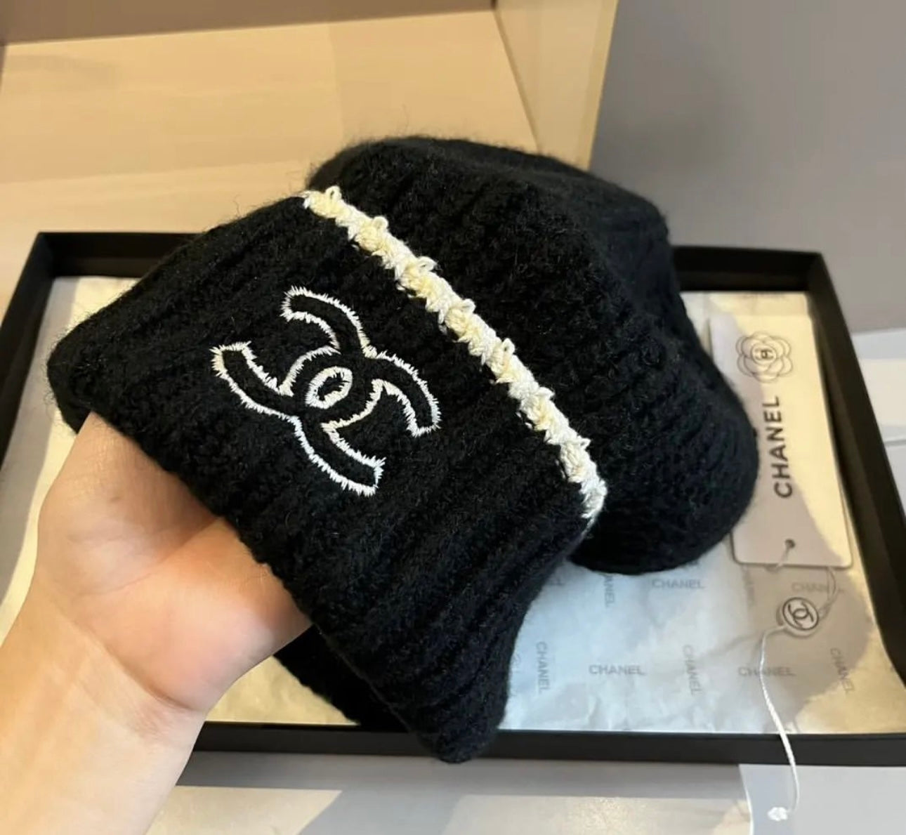 Chanel CC Wool Hat - Image 4