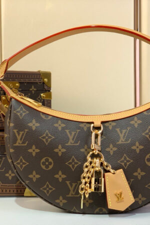 Louis Vuitton Loop Hobo