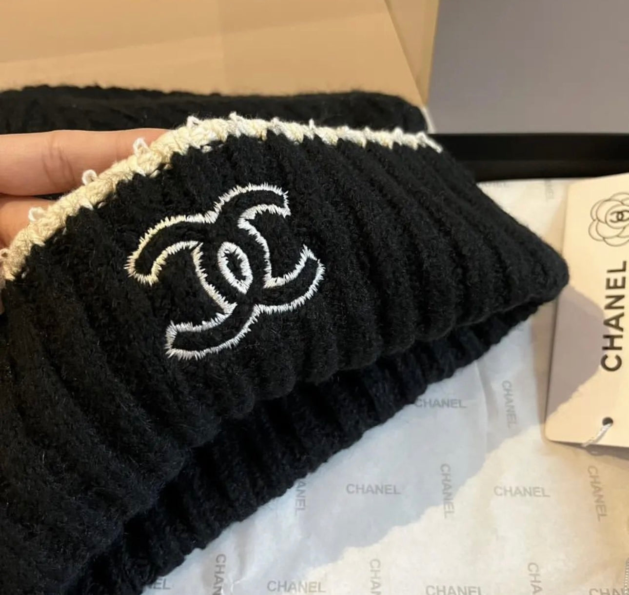 Chanel CC Wool Hat - Image 7