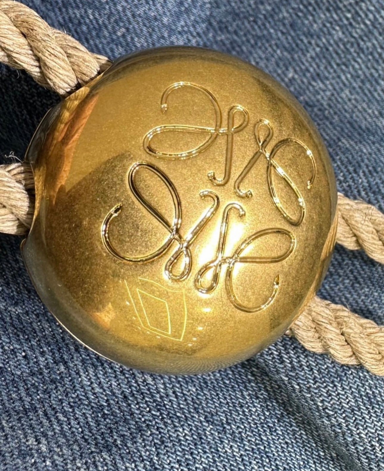 Loewe Squeeze Medium Denim Shoulder Bag - Image 5