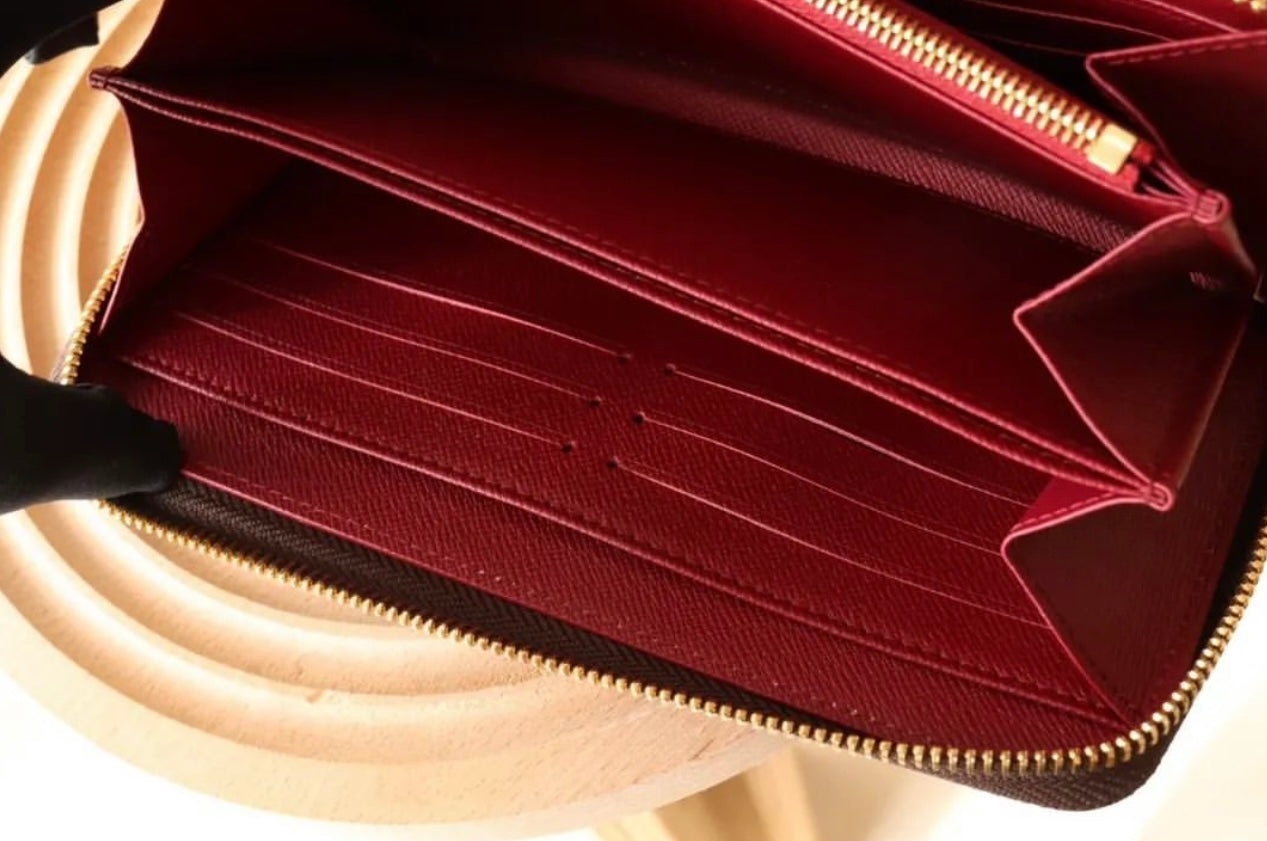 Louis Vuitton LV Brown Zippy Wallets - Image 8