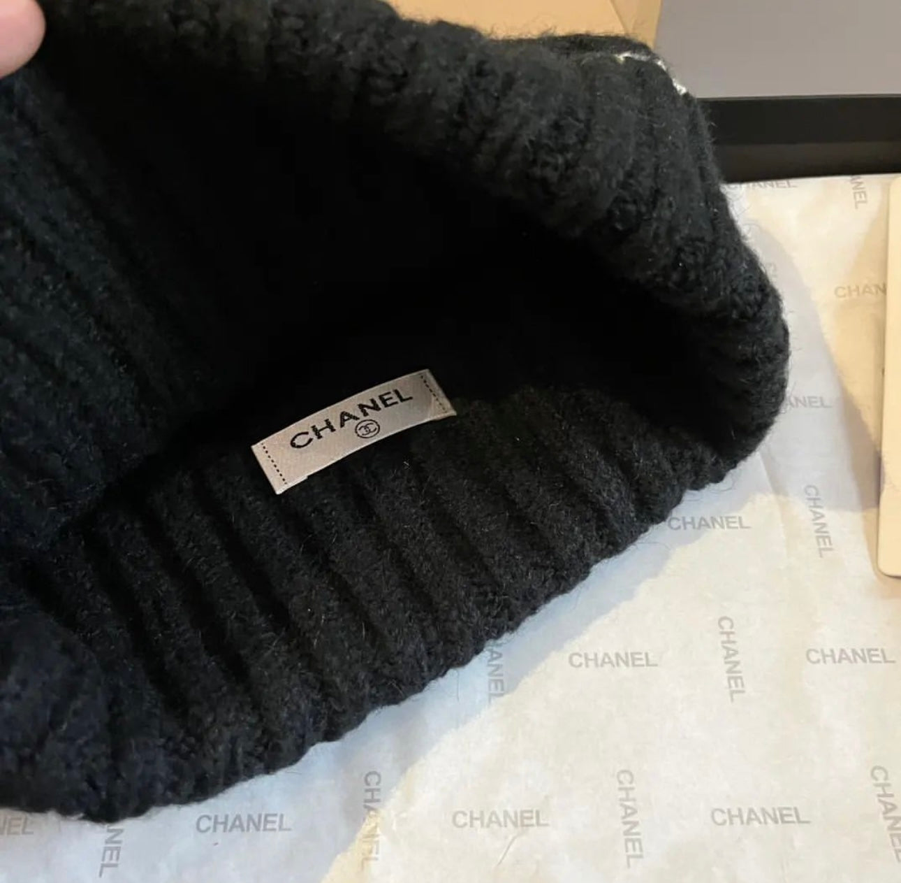 Chanel CC Wool Hat - Image 8