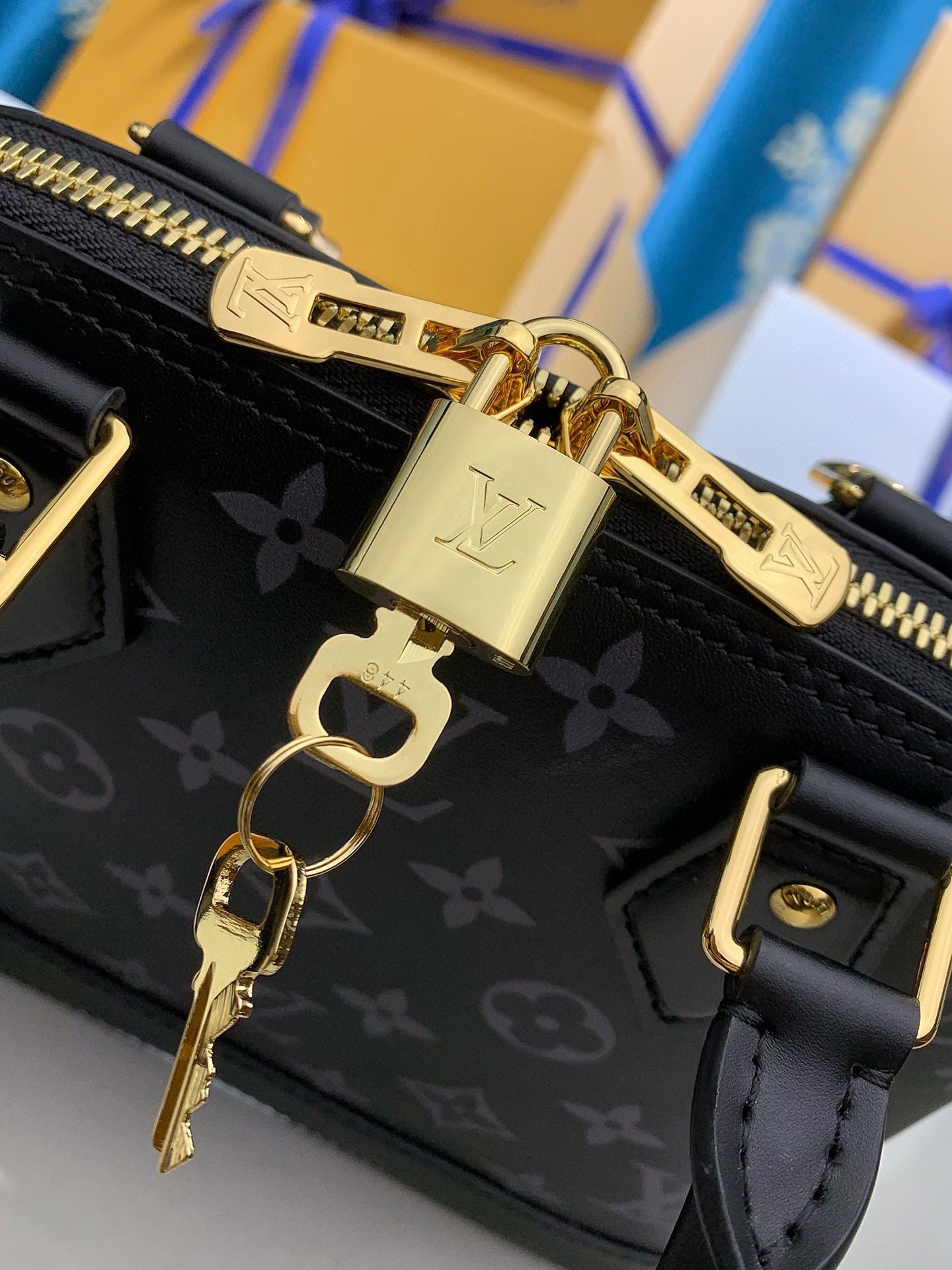 LV Alma BB - Image 9