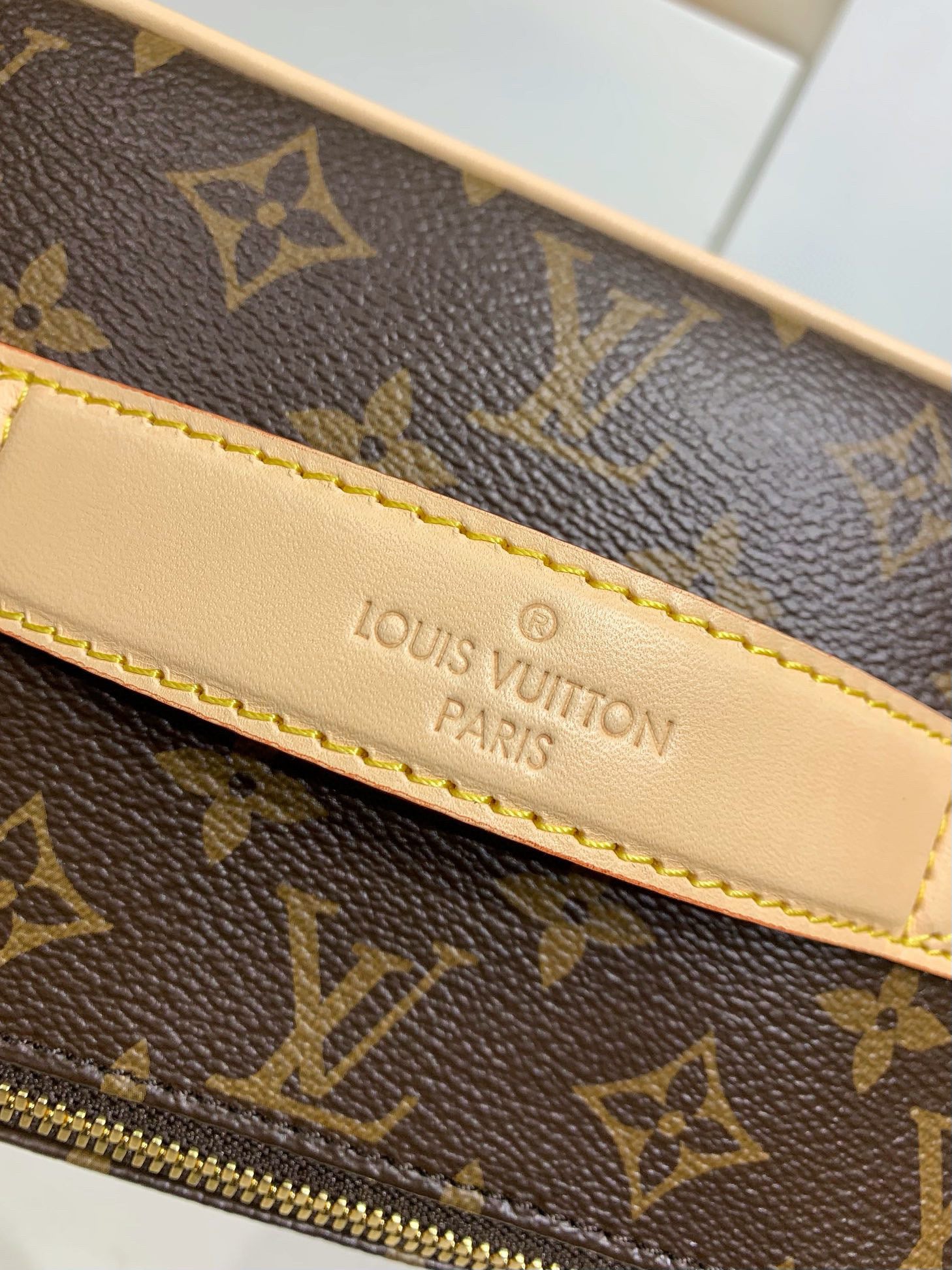 LV Toiletry Bag Monogram - Image 9