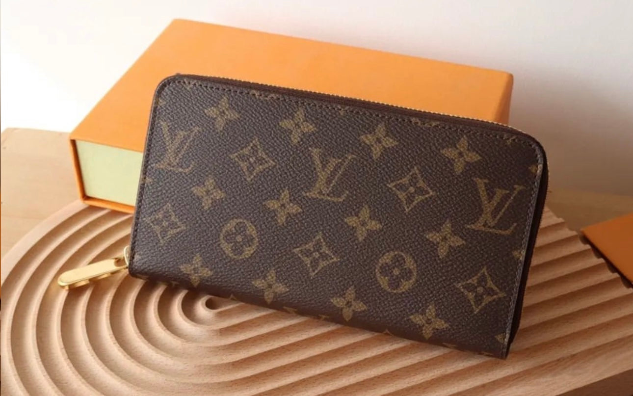 Louis Vuitton LV Brown Zippy Wallets - Image 3