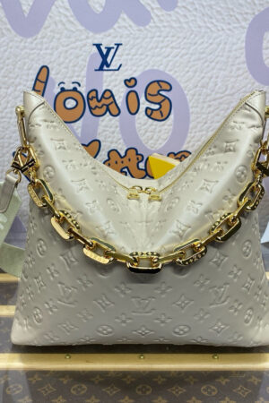 Louis Vuitton Coussin Hobo MM