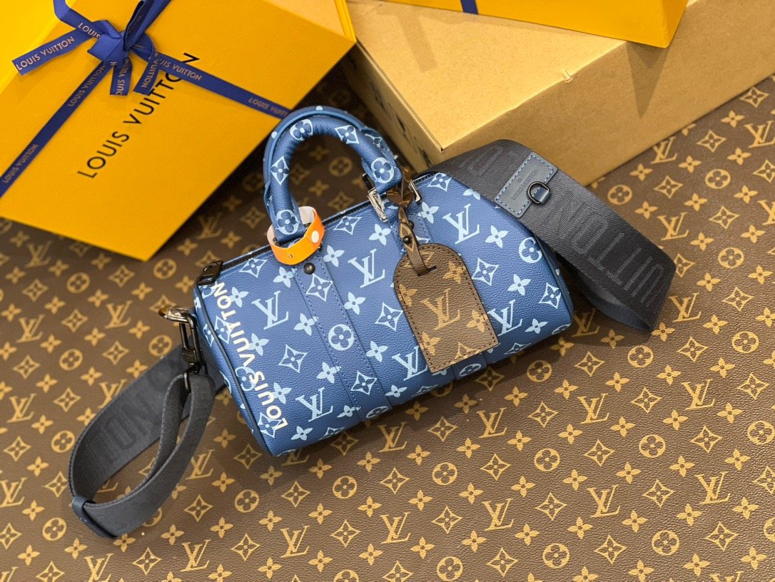 Louis Vuitton Sky Blue Keepall Bandoulière 25 - Image 2