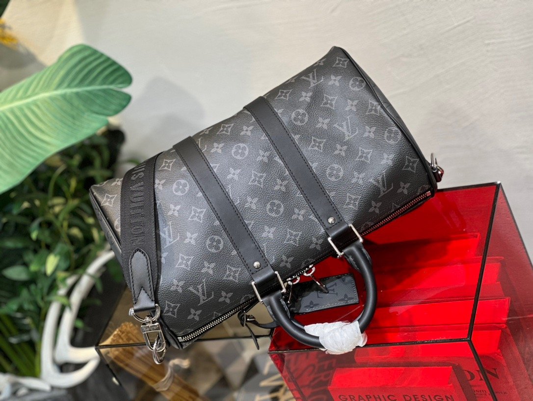 Louis Vuitton Black Keepall Bandoulière - Image 5