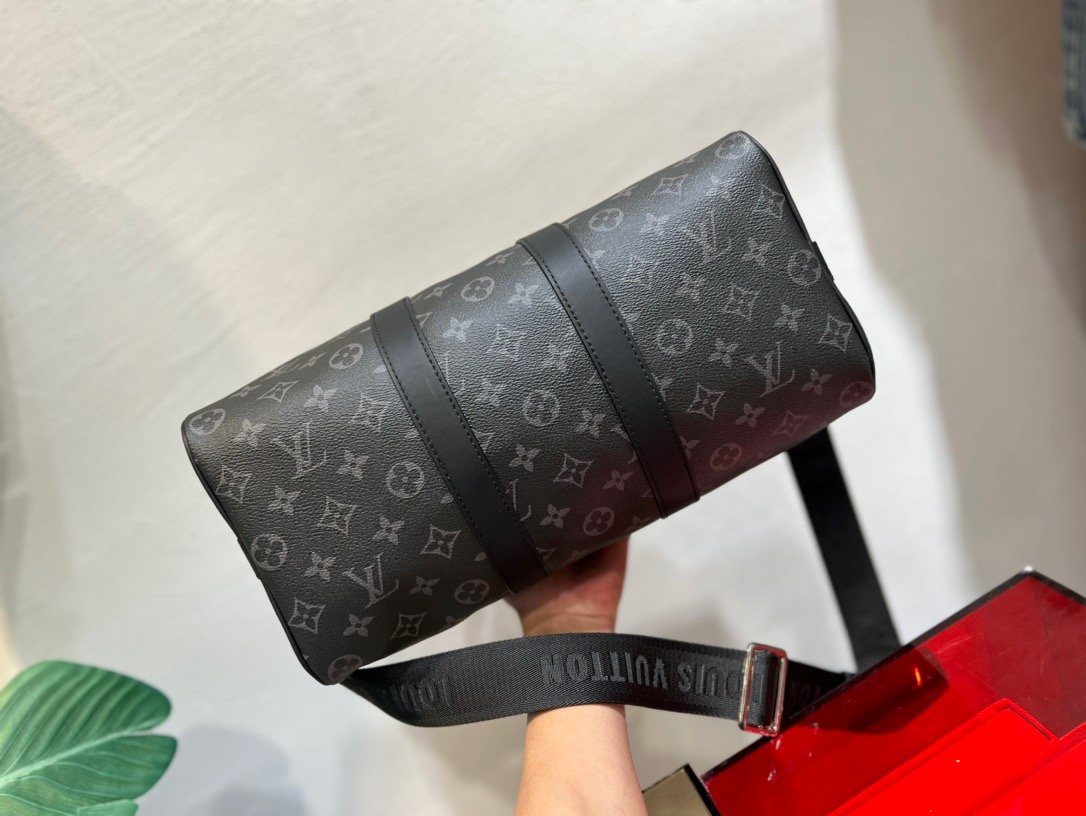 Louis Vuitton Black Keepall Bandoulière - Image 4