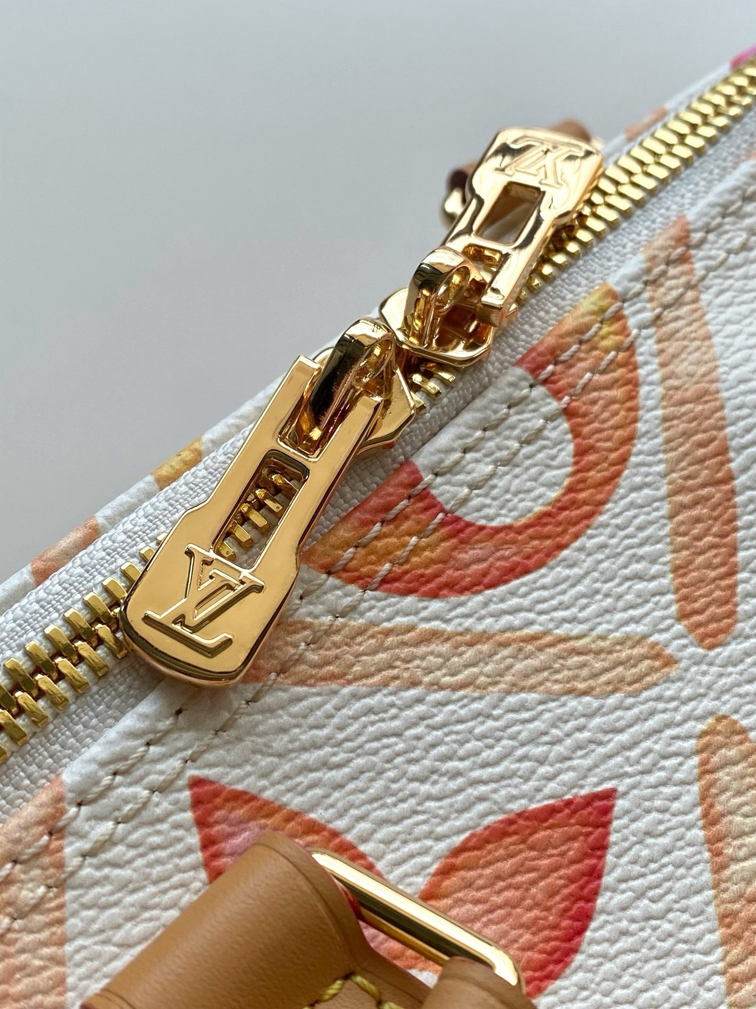 Louis Vuitton White With Pink Art Speedy 25 - Image 8