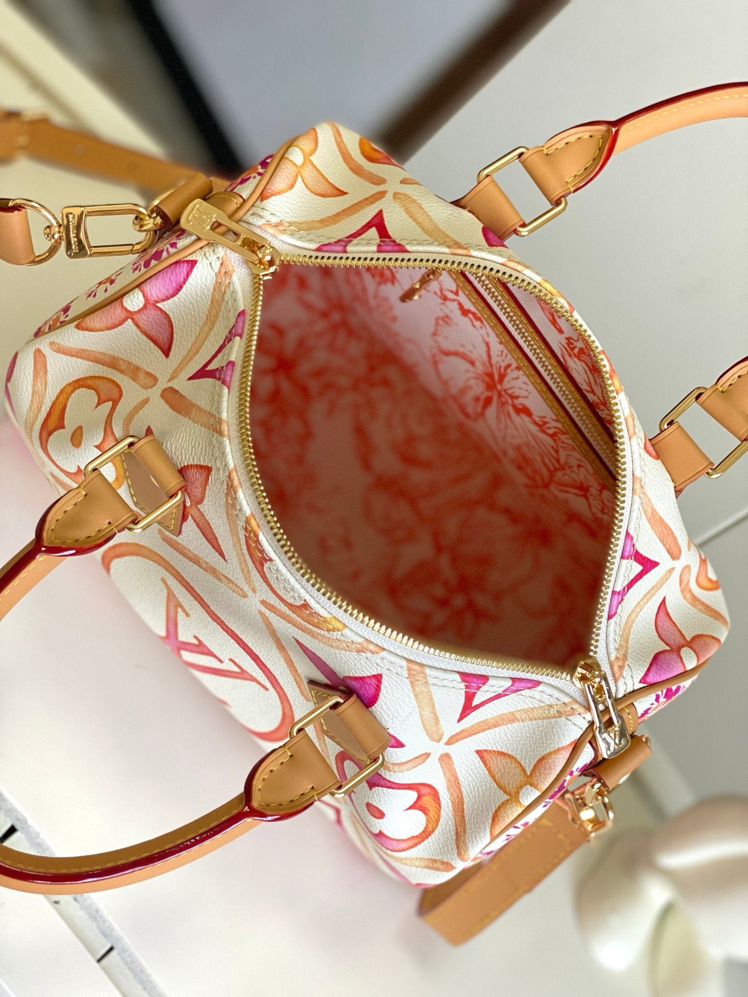 Louis Vuitton White With Pink Art Speedy 25 - Image 9