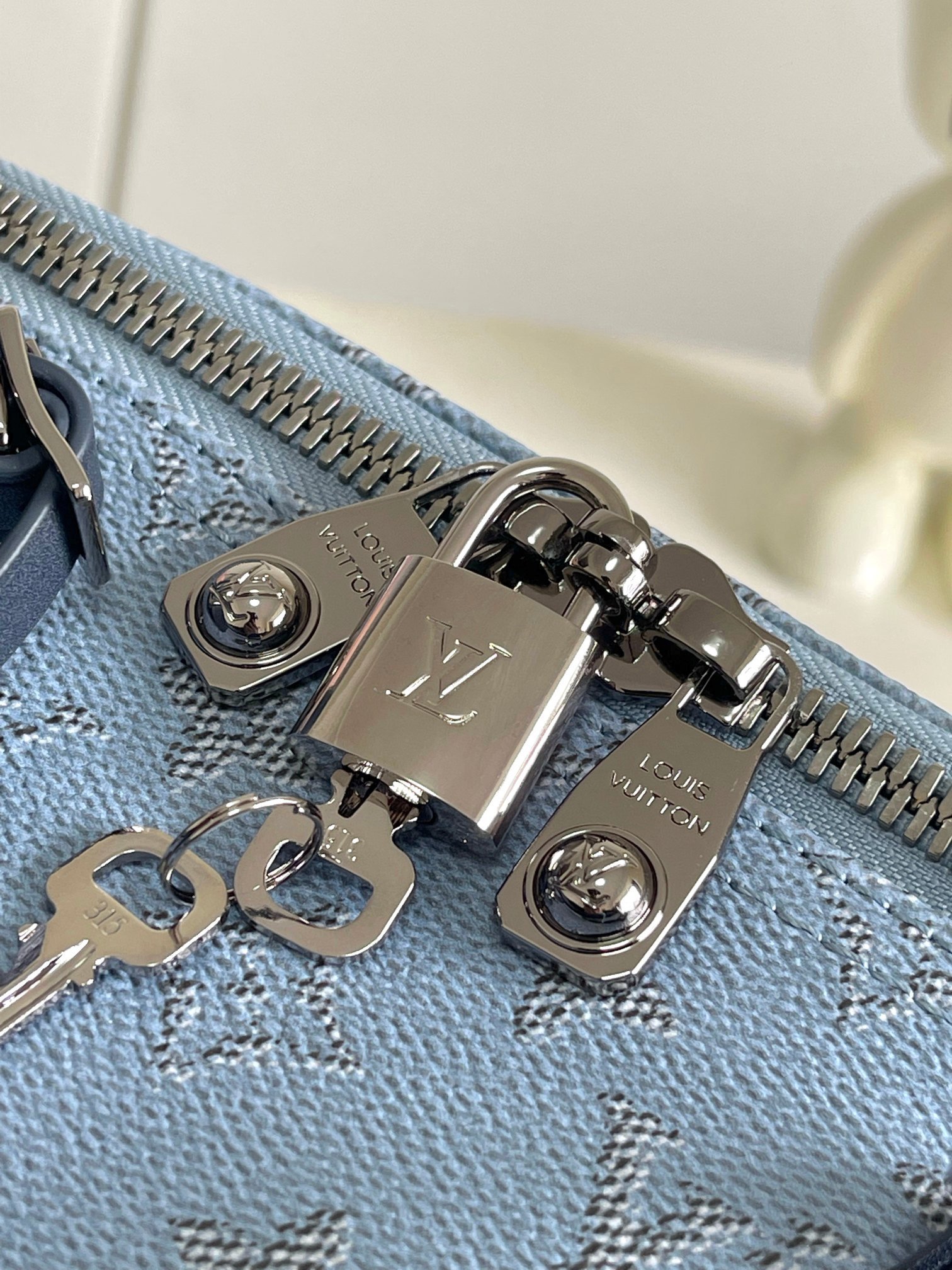 Louis Vuitton Keepall Blue Bandoulière 50 - Image 5