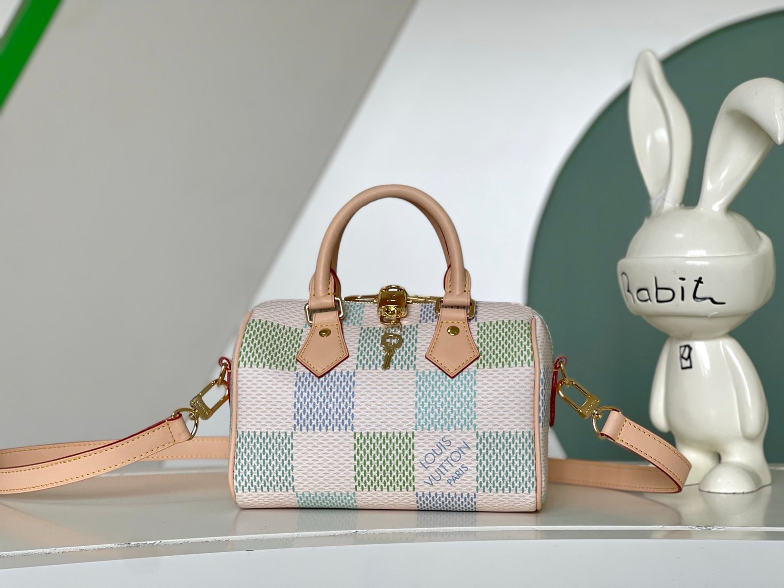Louis Vuitton Beige Speedy 20