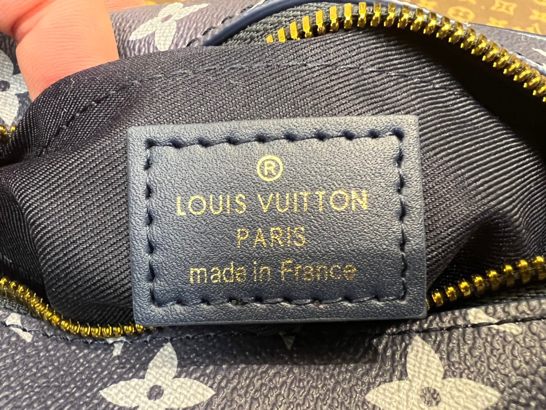 LV mini Soul Trunk Bag --Monogram Bleach - Image 9