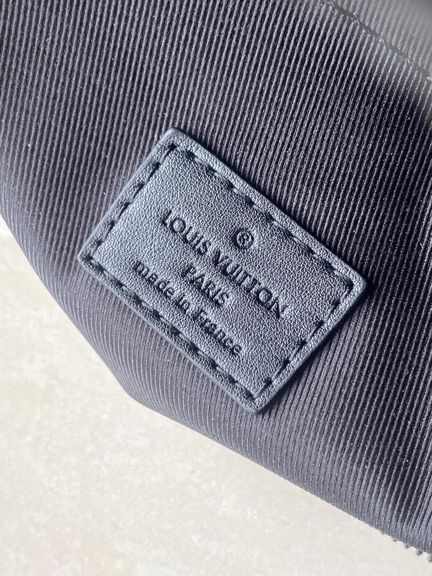 LV Comet Backpack - Image 9