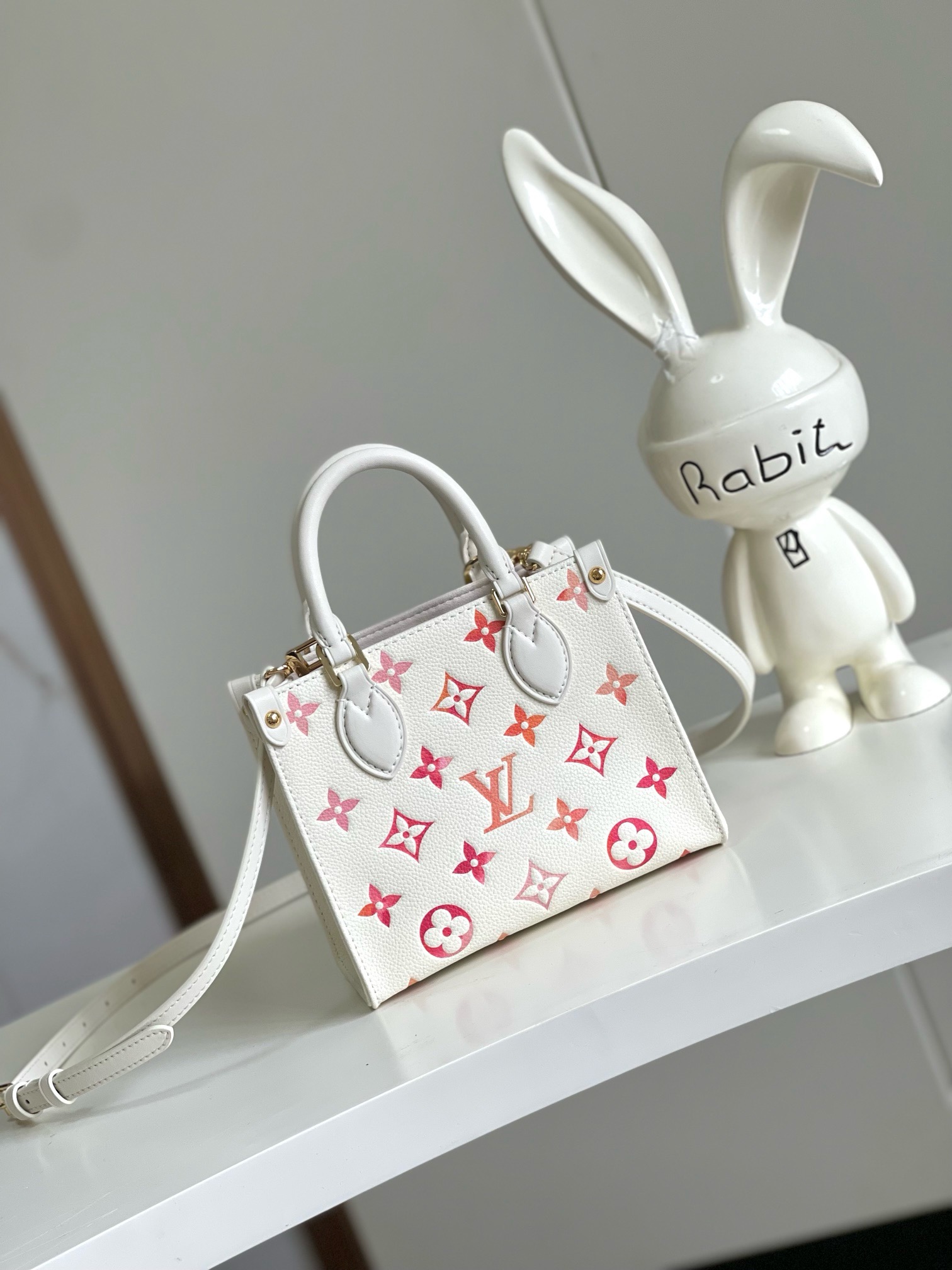 LV On The GO BB -- White