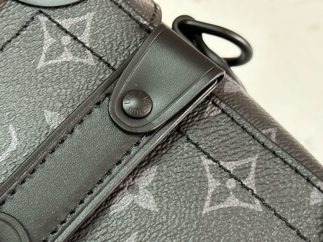 LV Soul Trunk Bag -- Black - Image 7