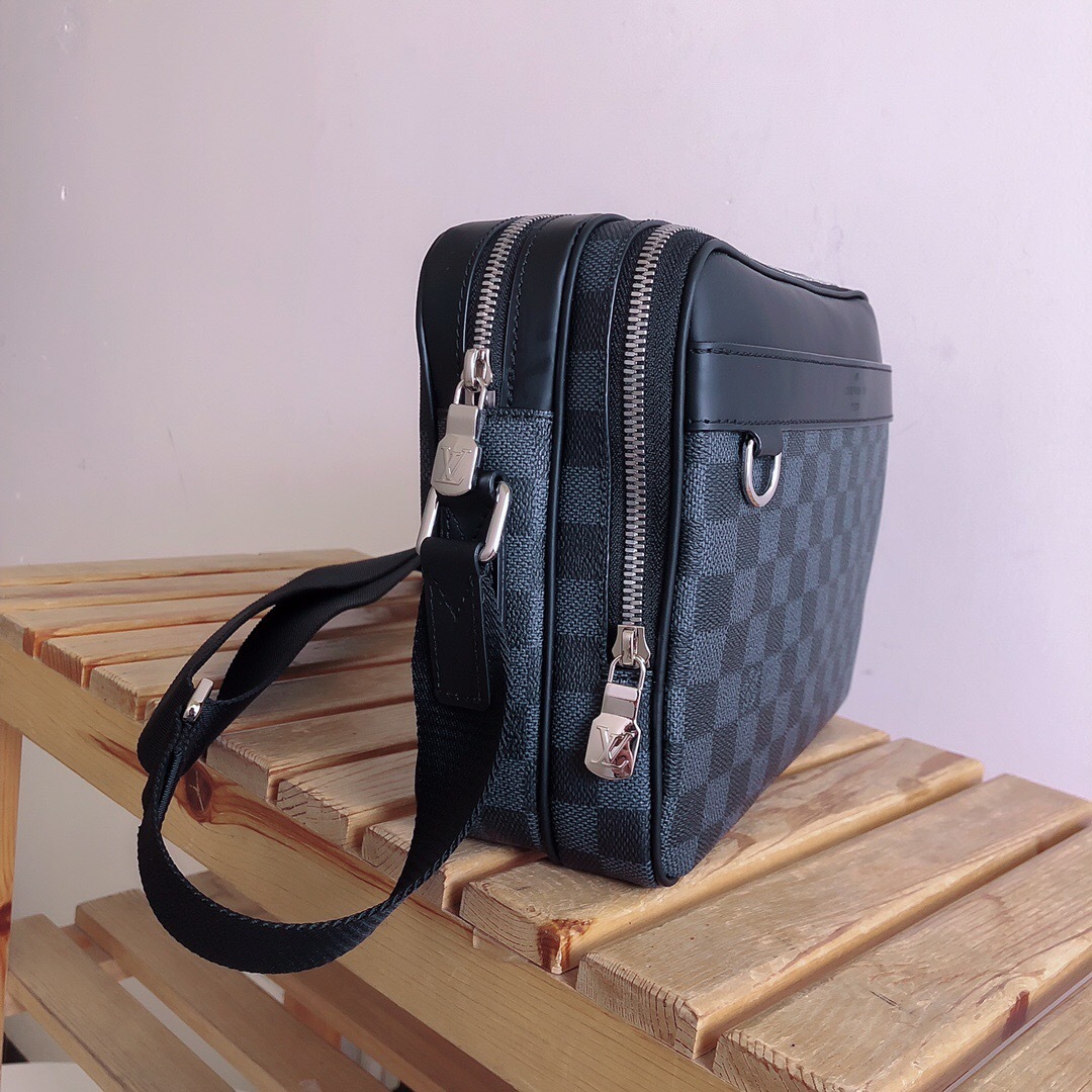 LV Trocadero Messenger Bag - Image 3