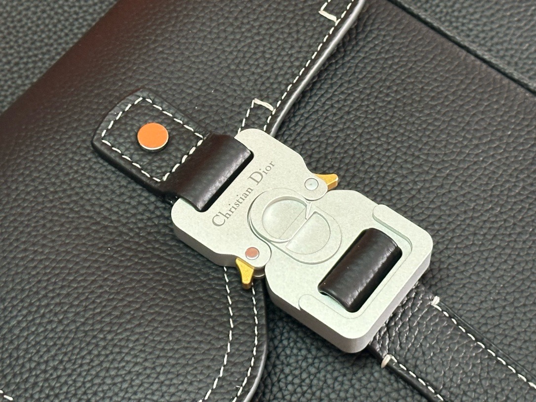 Christian Dior Messenger Bag - Image 2