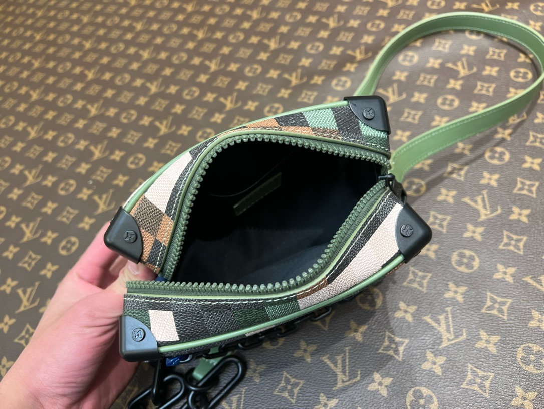 LV mini Soul Trunk Bag - Image 8