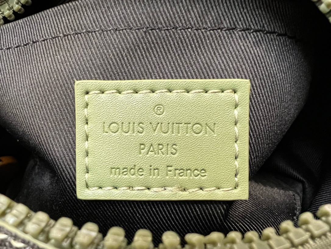 LV mini Soul Trunk Bag - Image 9