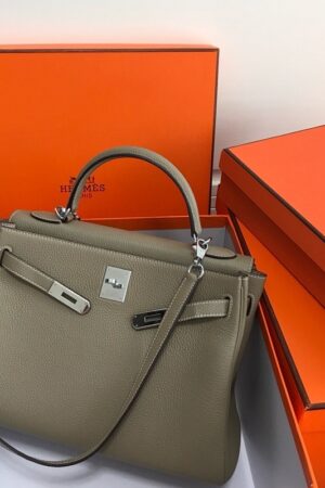 Hermès Kelly Bag -- Gray