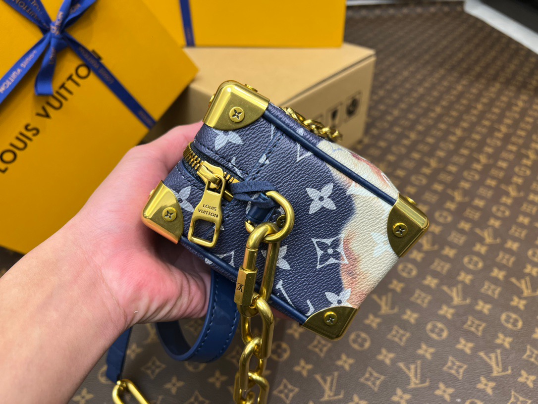 LV mini Soul Trunk Bag --Monogram Bleach - Image 3