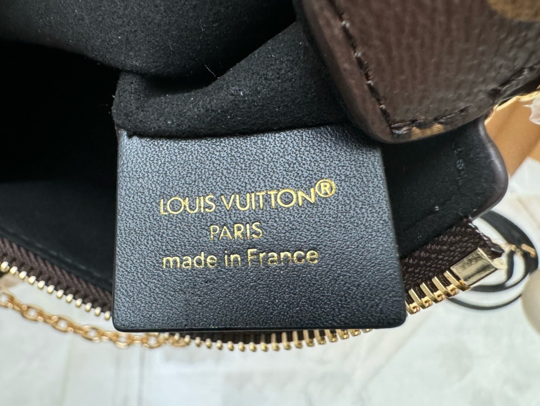 LV Slim Trunk Bag - Image 9