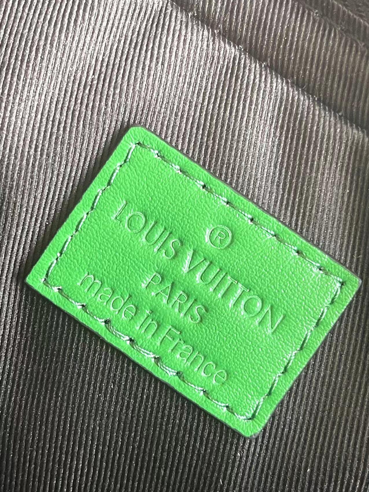 LV Trio Messenger Bag - Image 9