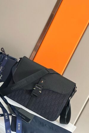 Dior Medium Saddle Messenger Bag