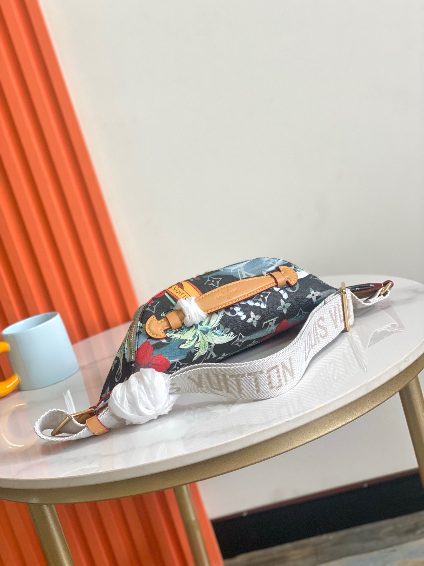 LV Rush Bumbag - Image 4