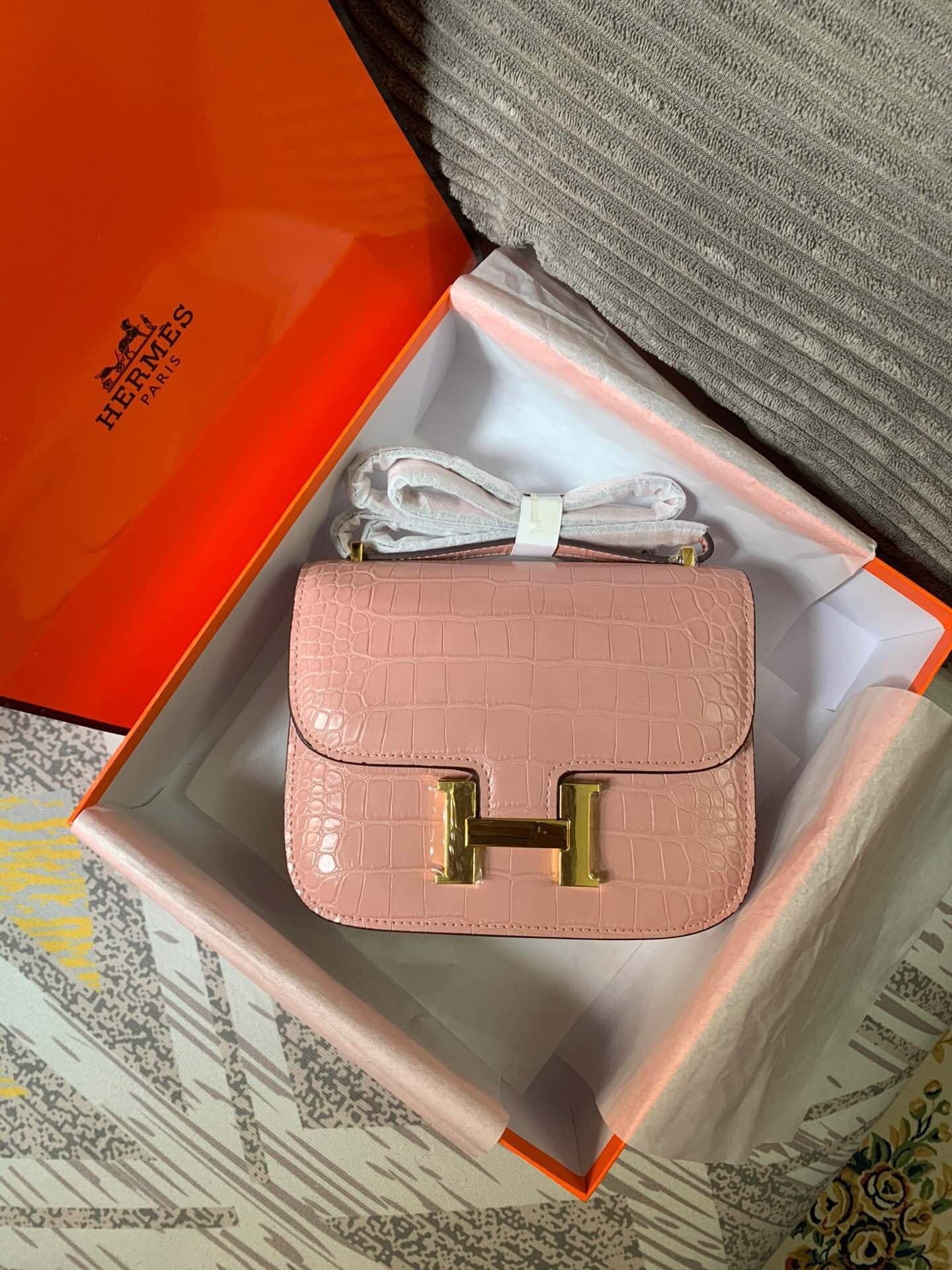 Hermès Constance 18 -- Pink