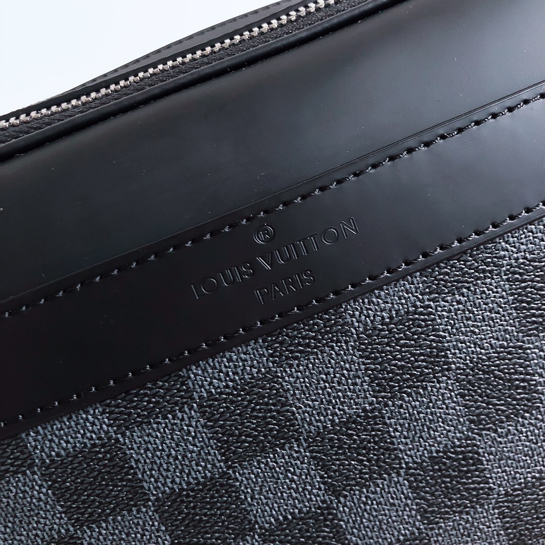 LV Trocadero Messenger Bag - Image 5