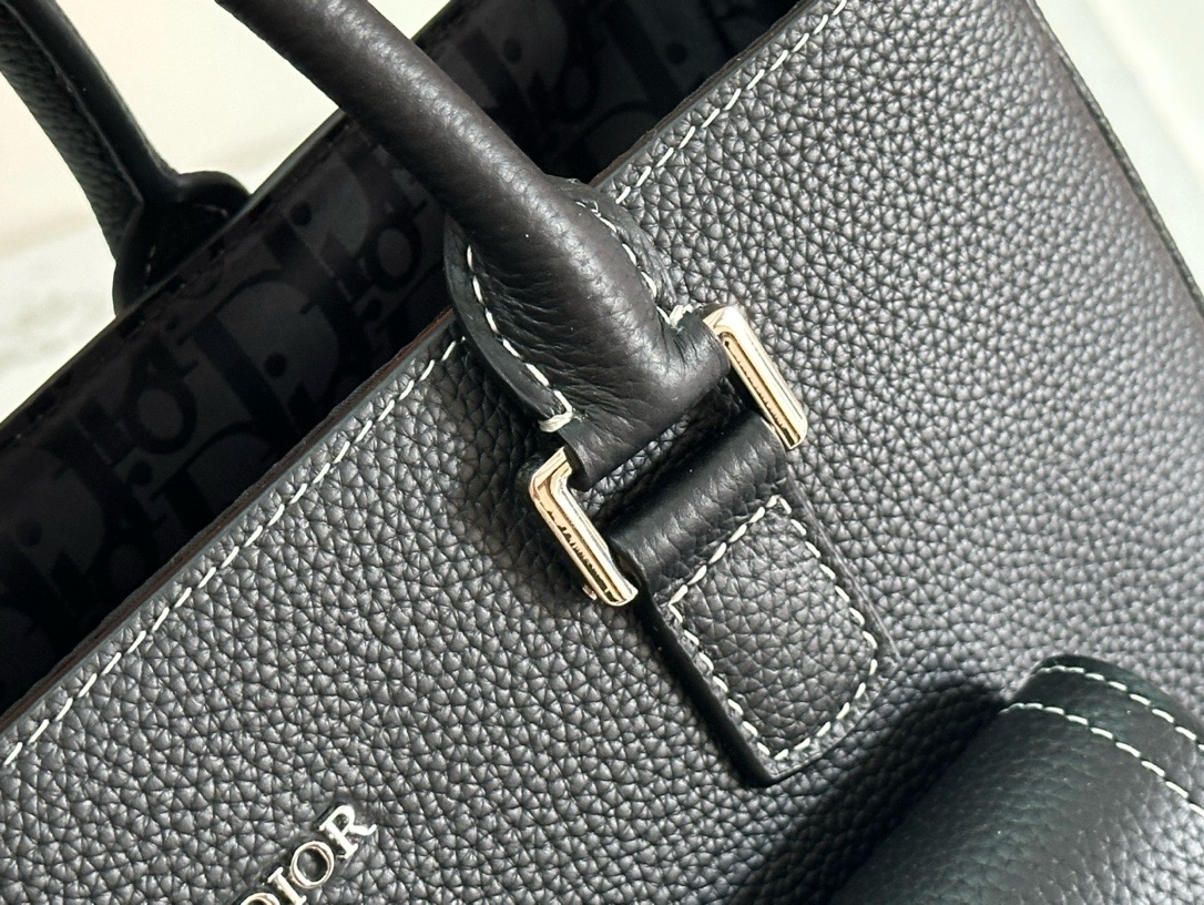 Christian Dior Messenger Bag - Image 10